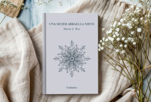 Una mujer abraza la nieve